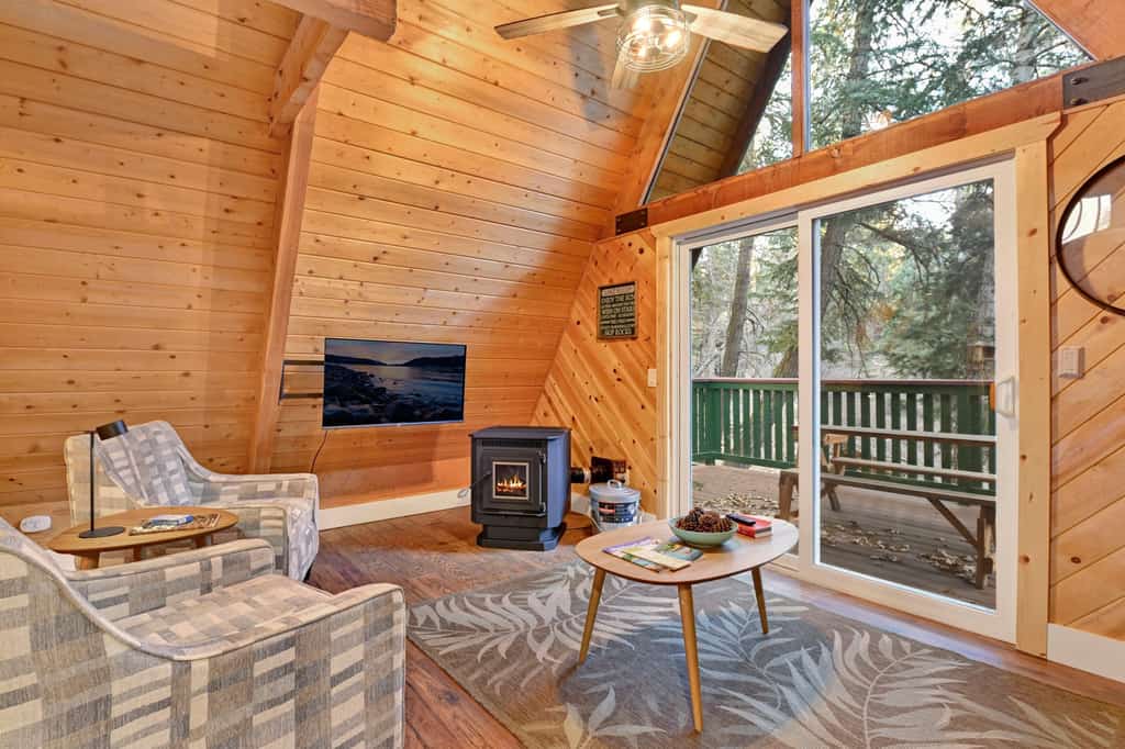 Whispering Woods Relaxing Retreat at Big Bear Lake