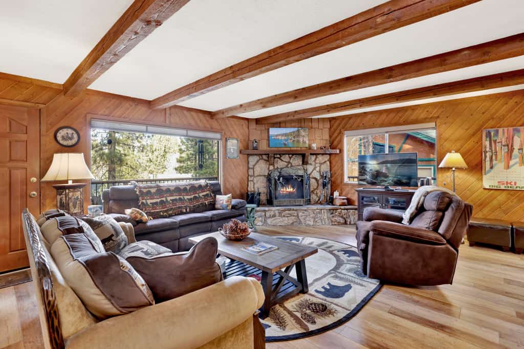 Mockingbird Mountain Getaway by Big Bear Vacations