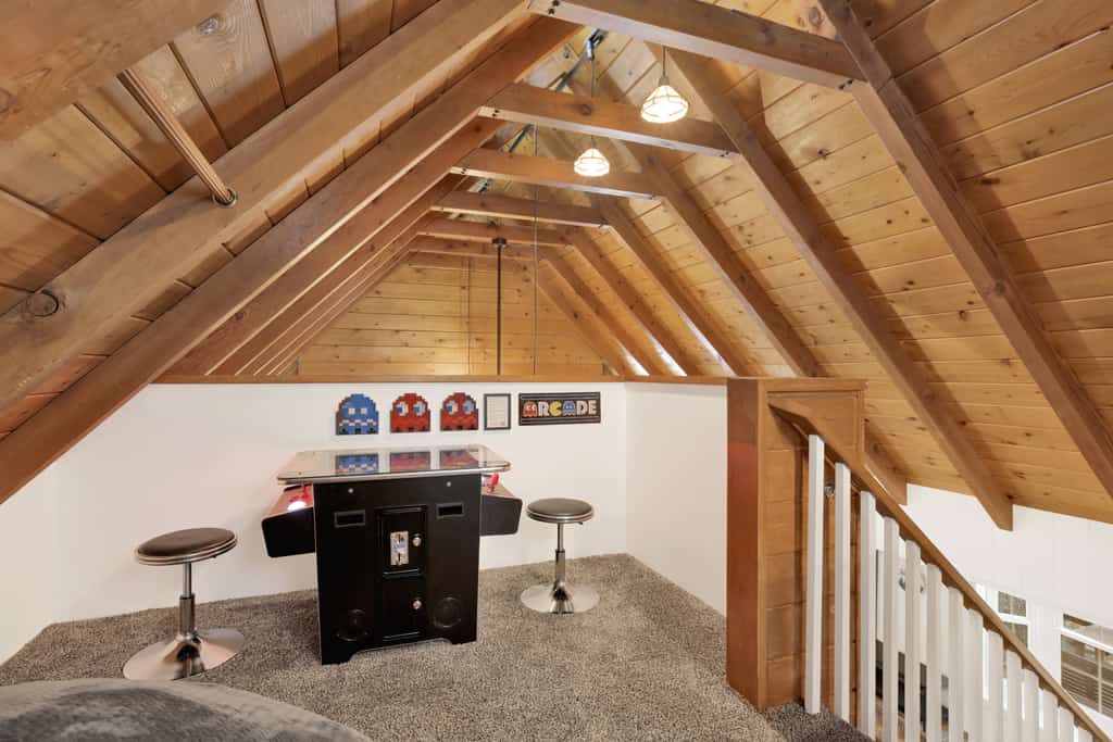 3BR Family Compound, Walk to Golf, Hiking, Near Zoo, Pet Friendly
