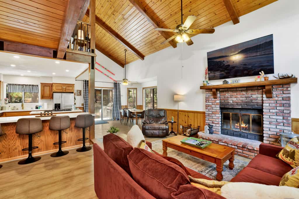 Relaxing Four Bears Cabin in Big Bear Lake