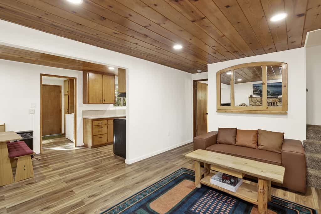 Highland Oaks Retreat at Big Bear- Relaxing Sugarloaf Cottage w/ Hot Tub