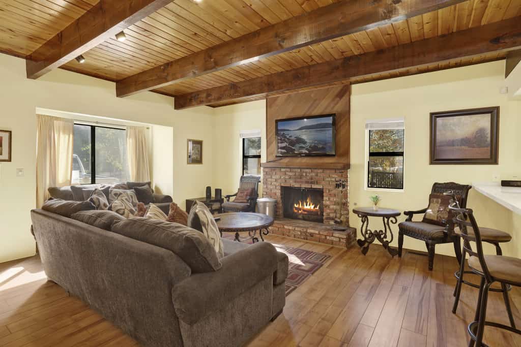 Buttercup at Snow Summit - Relaxing Resort Ski Haus Condo
