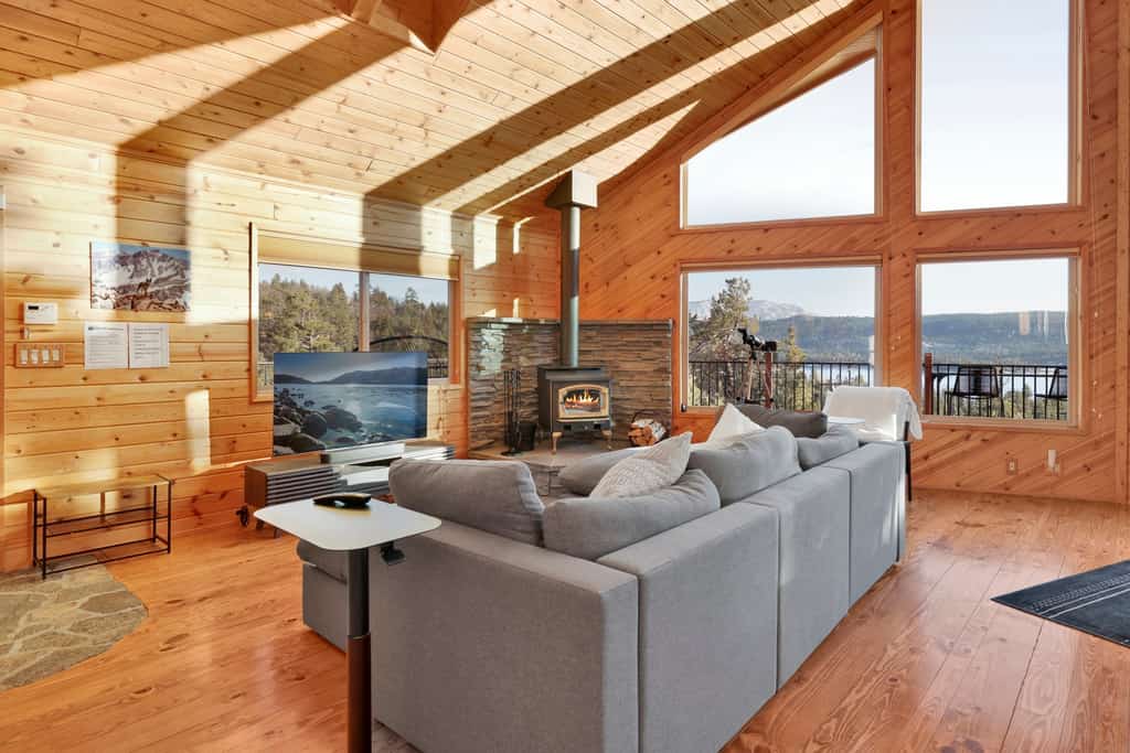 High-Top Lakeview Chateau | Relaxing Modern Fawnskin Retreat