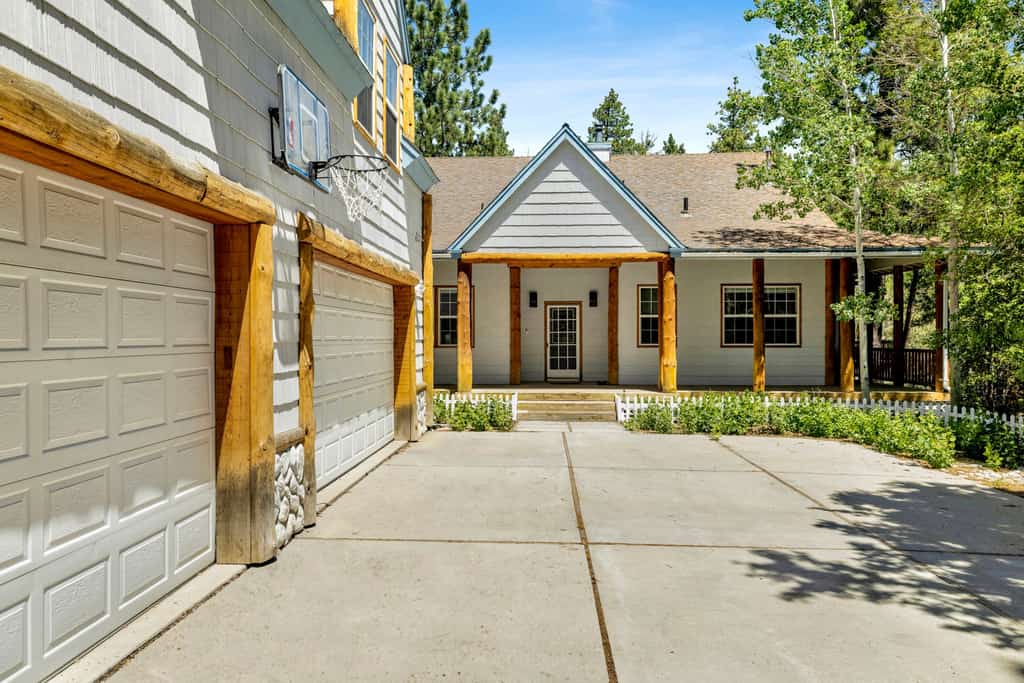 Castlewood Retreat at Big Bear | Central Modern Family Chalet