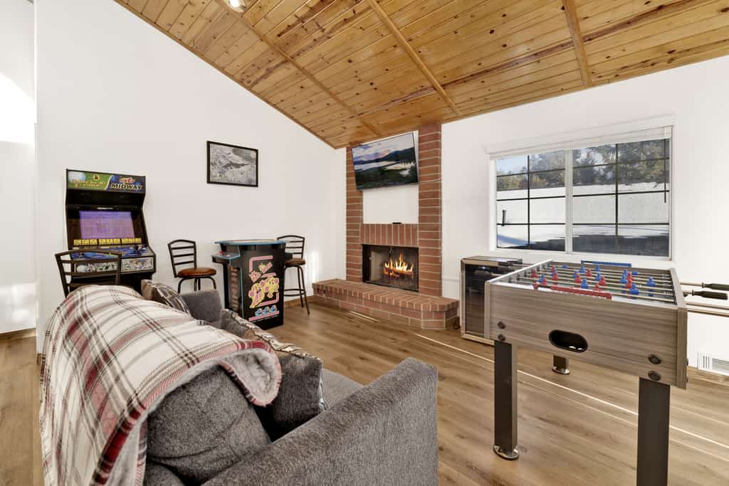 Moonridge Heaven - Fun Packed Central Family Retreat w/ Hot Tub + Games