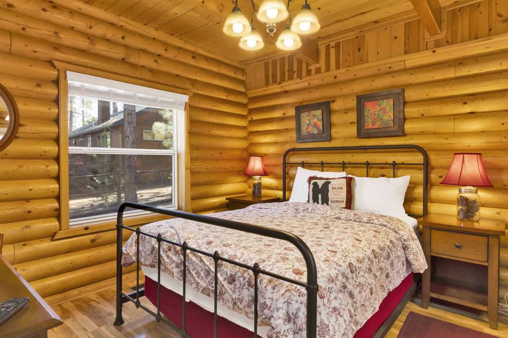 Cub's Cabin / Charming 3-Bedroom Log Cabin Near Big Bear Lake