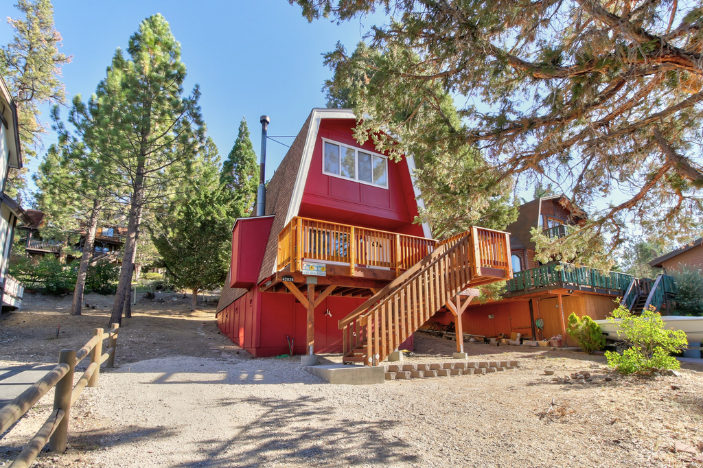 Lazy Bear Barn #124