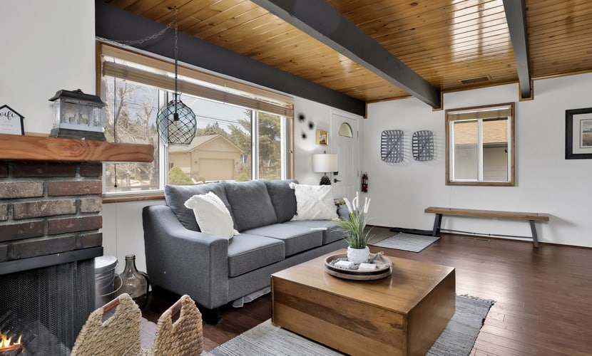 Big Bear Bungalow ~ Cozy Mountain home with fenced yard, grill, fireplace, & washer/dryer
