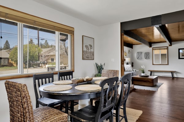 Big Bear Bungalow ~ Cozy Mountain home with fenced yard, grill, fireplace, & washer/dryer