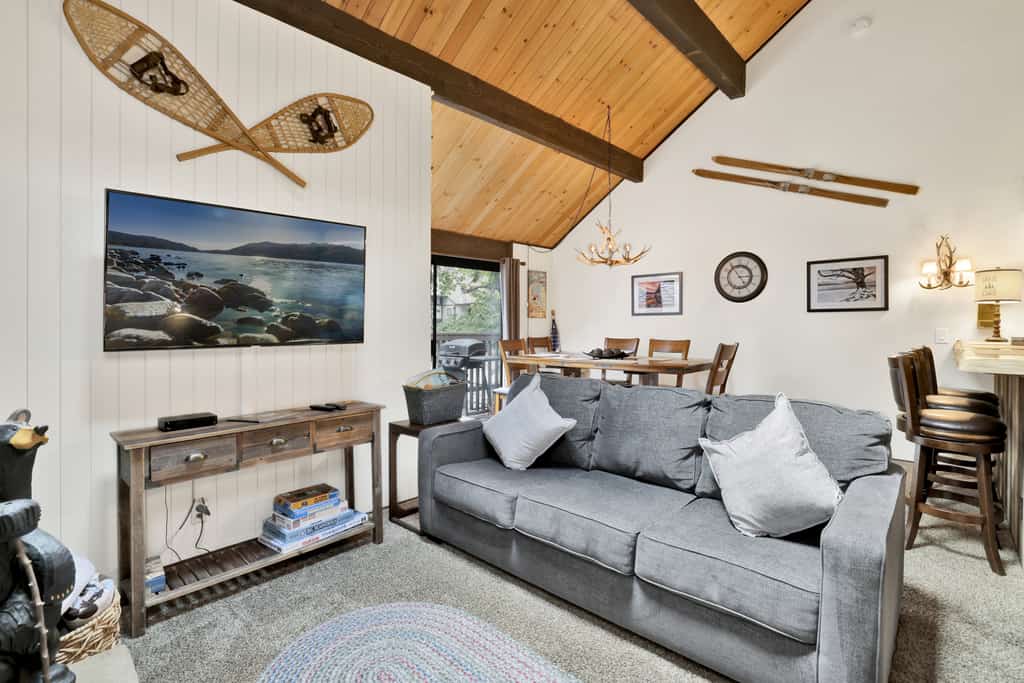 Switzerland Summit Condo- Cozy Base Camp Resort Chalet- Walk to Ski Lifts + Hiking