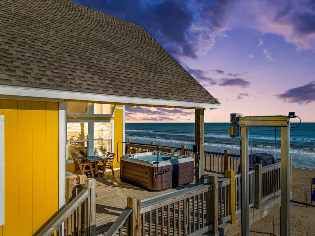 Beachfront | Hot Tub, Bar & Stunning Views