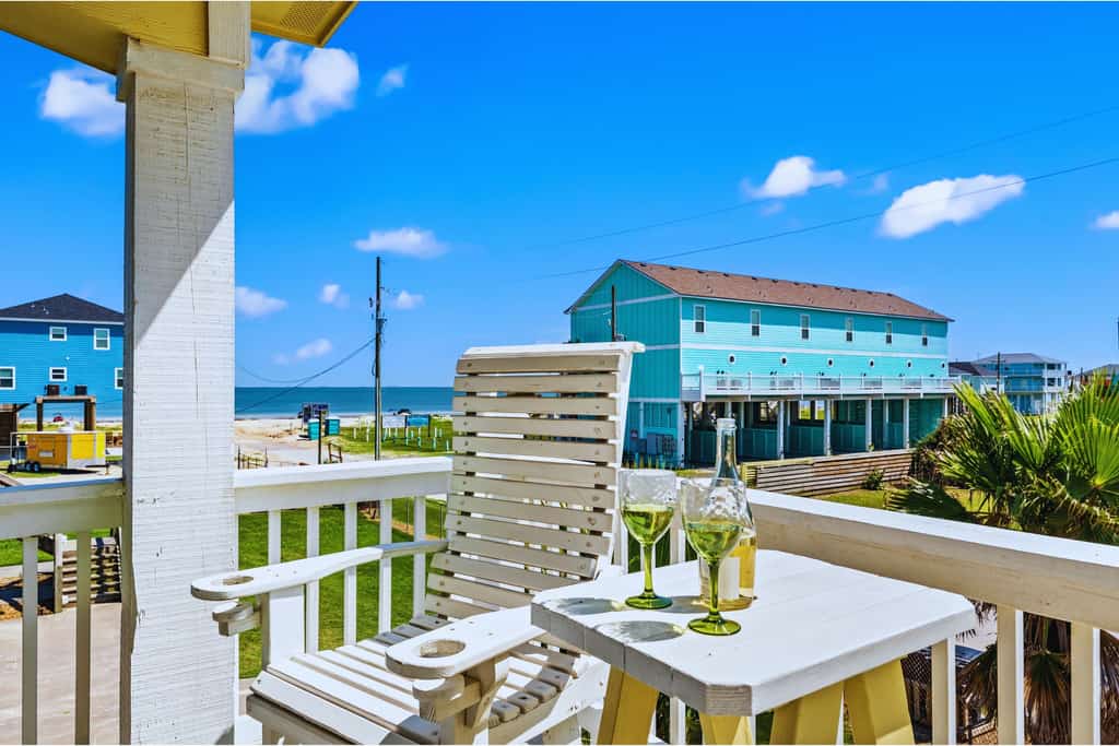 Beach Retreat | Views, Bar, BBQ, Arcade, Games, Fenced Yard, Deck, Steps to Sand