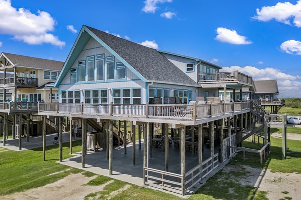 7BR Beachfront | Playground, Bar & Gulf Views