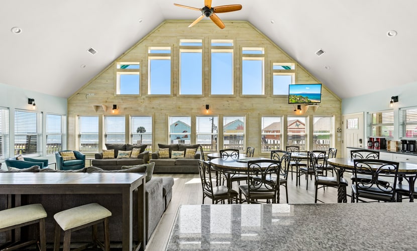 7BR Beachfront | Playground, Bar & Gulf Views
