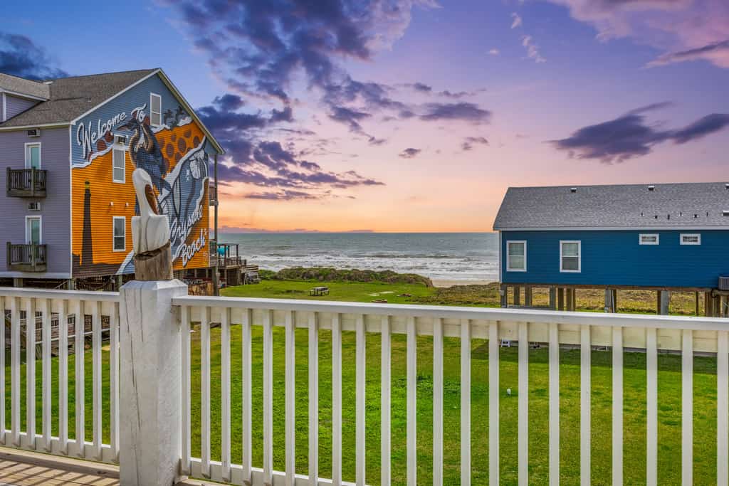 Ocean View l Pool Table & Tiki Bar