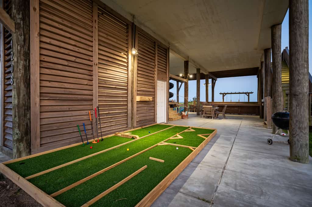 Beachfront Oasis! Swim Spa, Firepit, Slide + More!