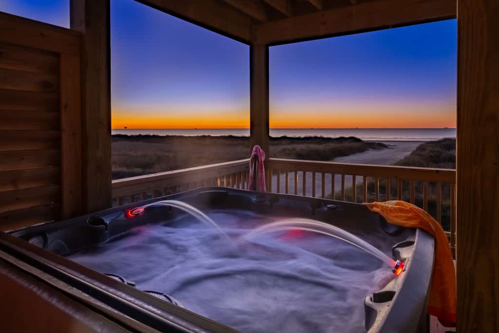 Luxury Beachfront l Private Hot Tub, Pool, & 2 Arcade Games | Pet-Friendly | Elevator