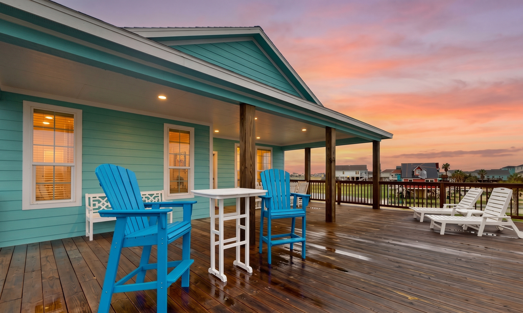 Retreat | Gulf Views | Large Deck | Group Ready