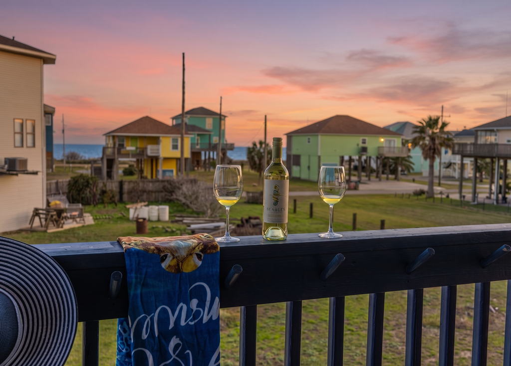 Escape | Gulf Views | Large Deck | Pet Friendly