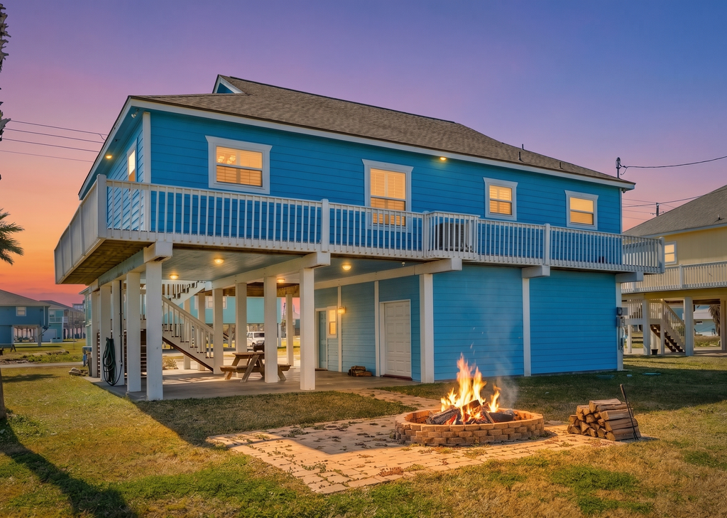 Perfect | Steps to Beach | Firepit | Sleeps 10