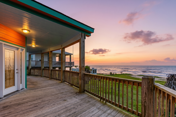 Beachfront l Free Cancellation l Fenced Yard