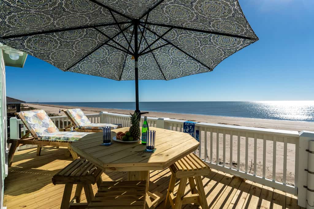 Breathtaking Beachfront 3BR Cargo Lift, Fire pit l Pet-Friendly