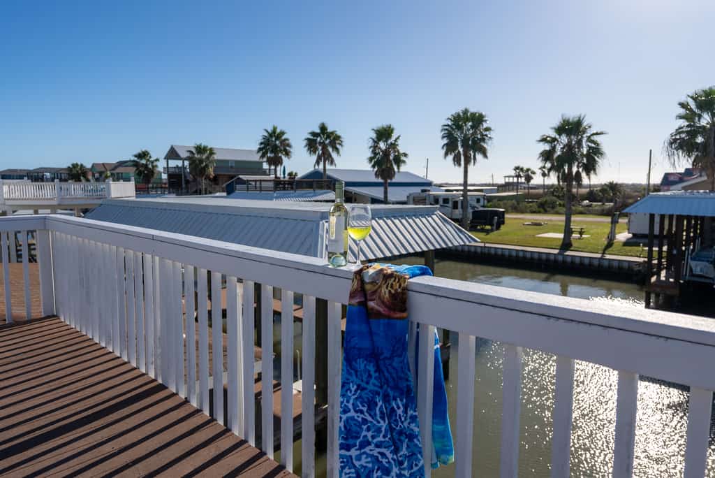 Prime | Canal Front w/ Dock | Great for Fishing l Outdoor Kitchen
