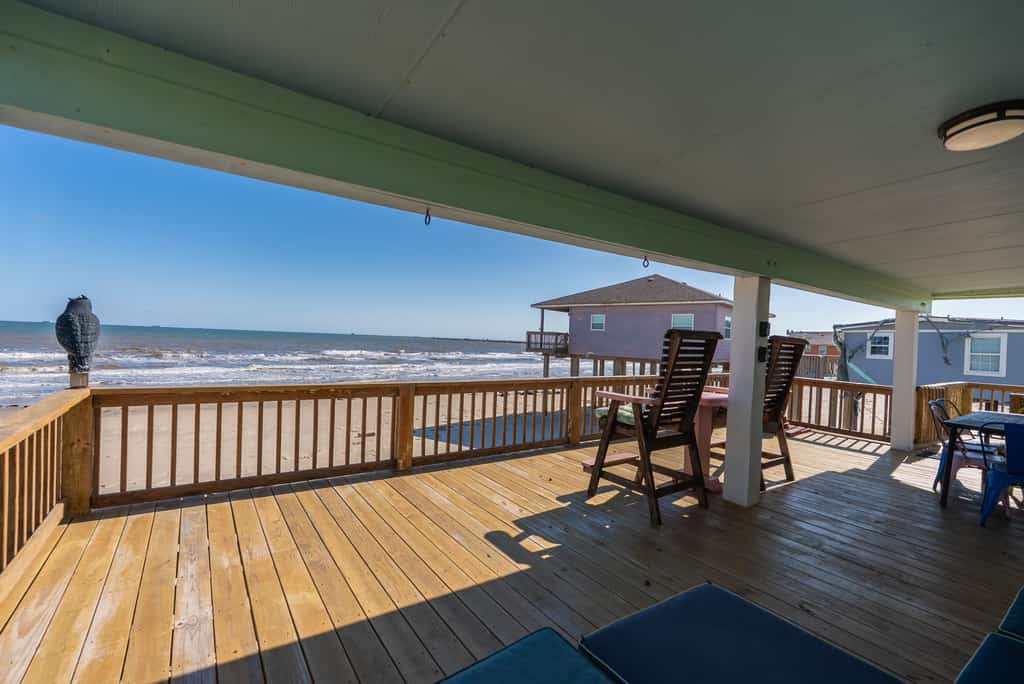 Prime | Beachfront | Beach Access | Sleeps 8