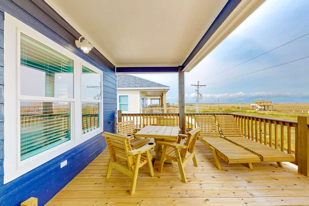 Retreat | Pet-Friendly | Bay Views | Large Deck | Family Fun