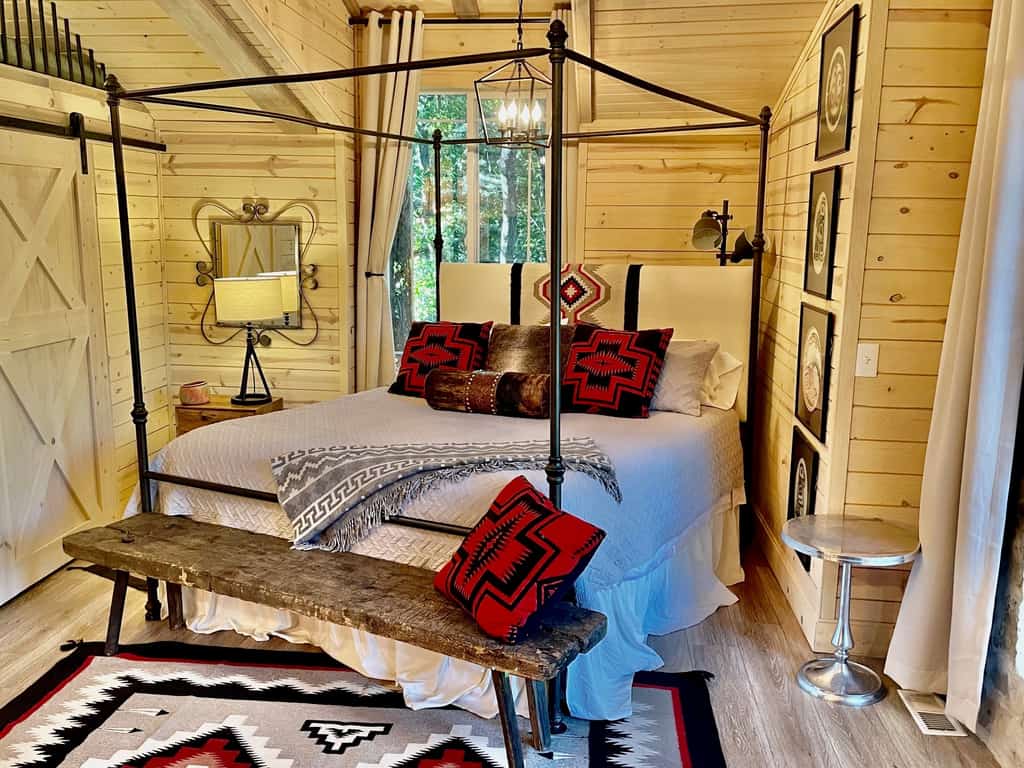 Sundance Carriage House, Romantic, Sleeps 5
