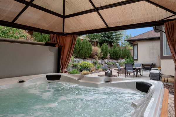 Callaway Vista, 6br, hot tub, views, sleeps 16