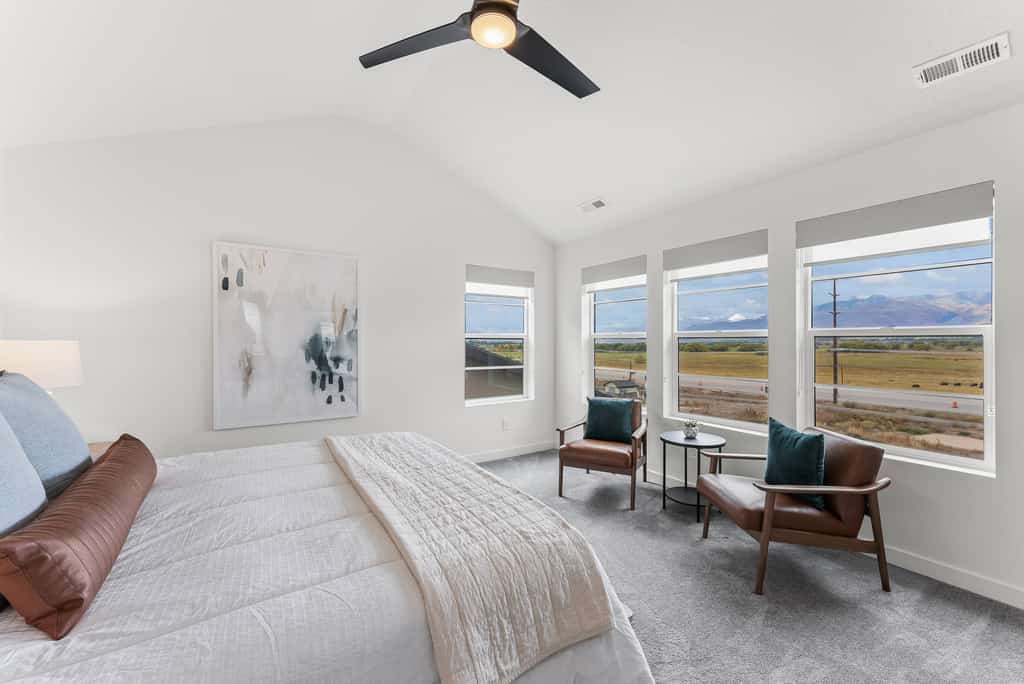 Nordic dream, ski area views, deck, sleeps 10