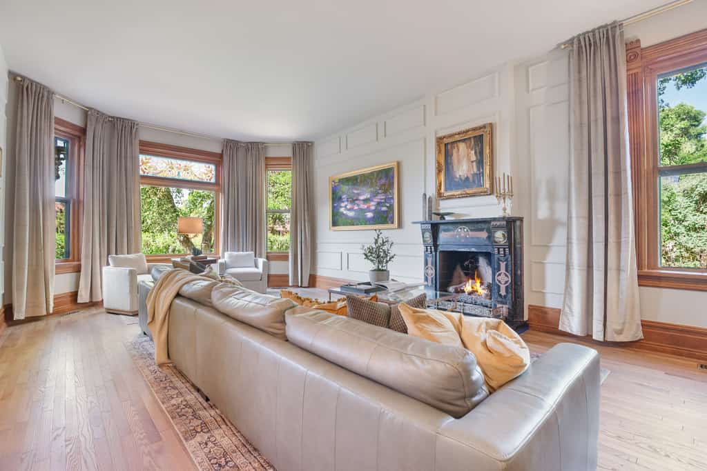DavidFisher House, historic lux, Sleeps 12, 4br3ba