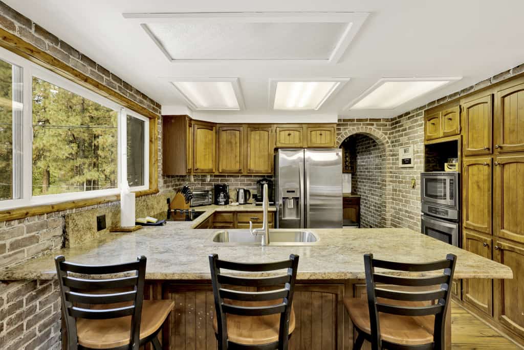 Arlberg Village Haus | Hot Tub | Game Room | Ski Slope Retreat