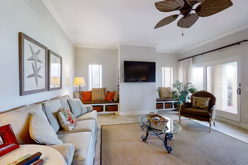 Ground-level home with pool - short walk over dunes to beach
