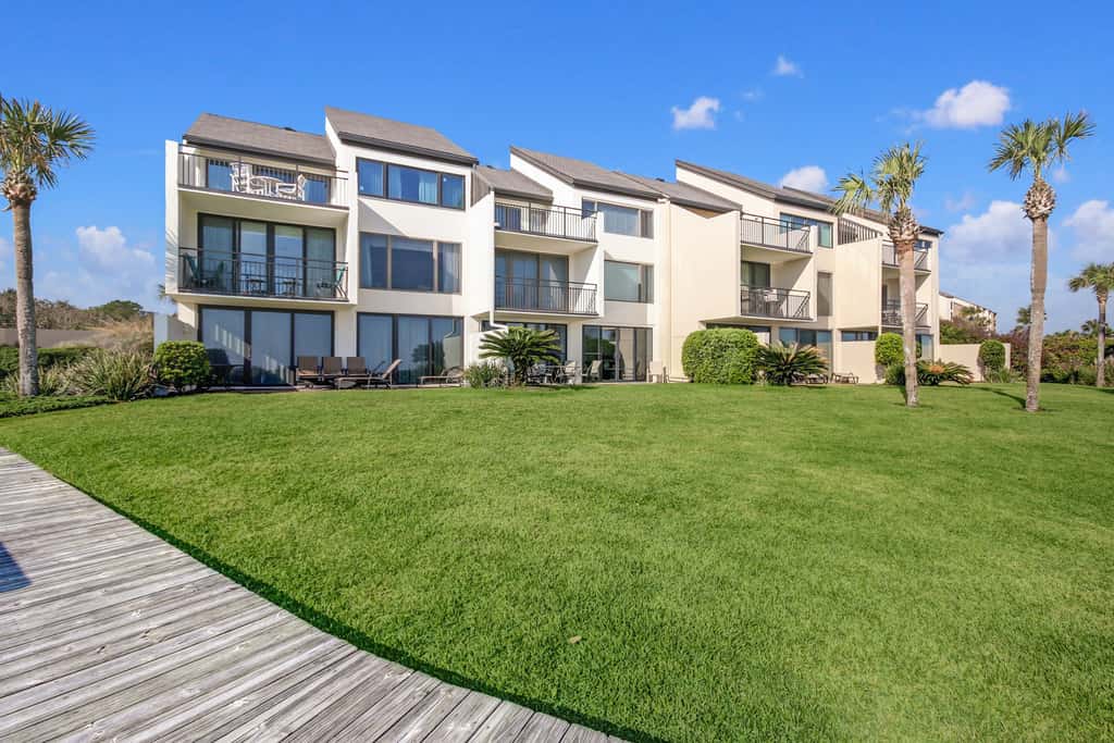 1149 Beach Walker