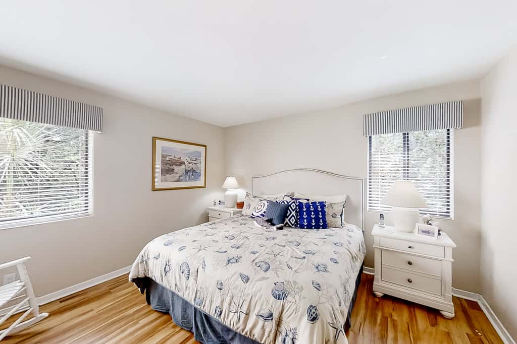2120 Beach Wood