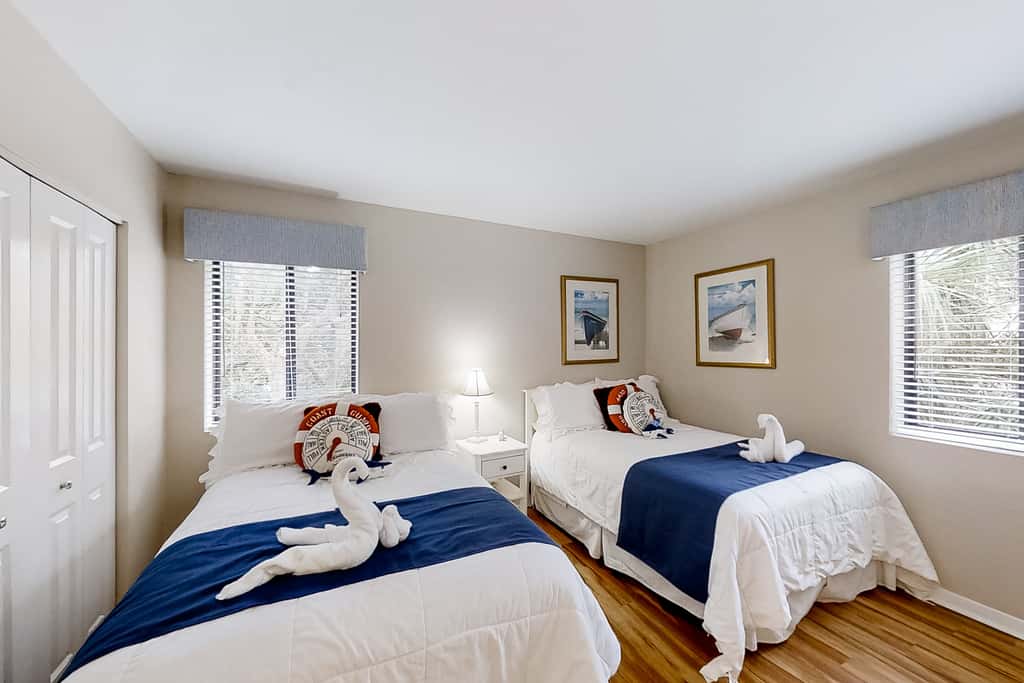 2120 Beach Wood