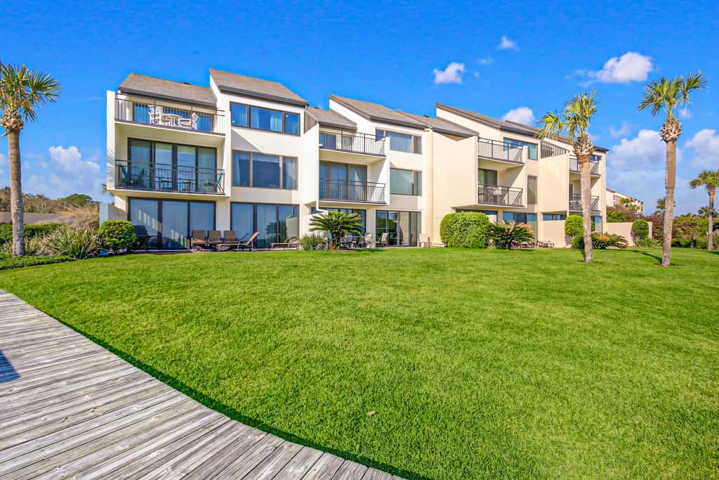 1135 Beach Walker