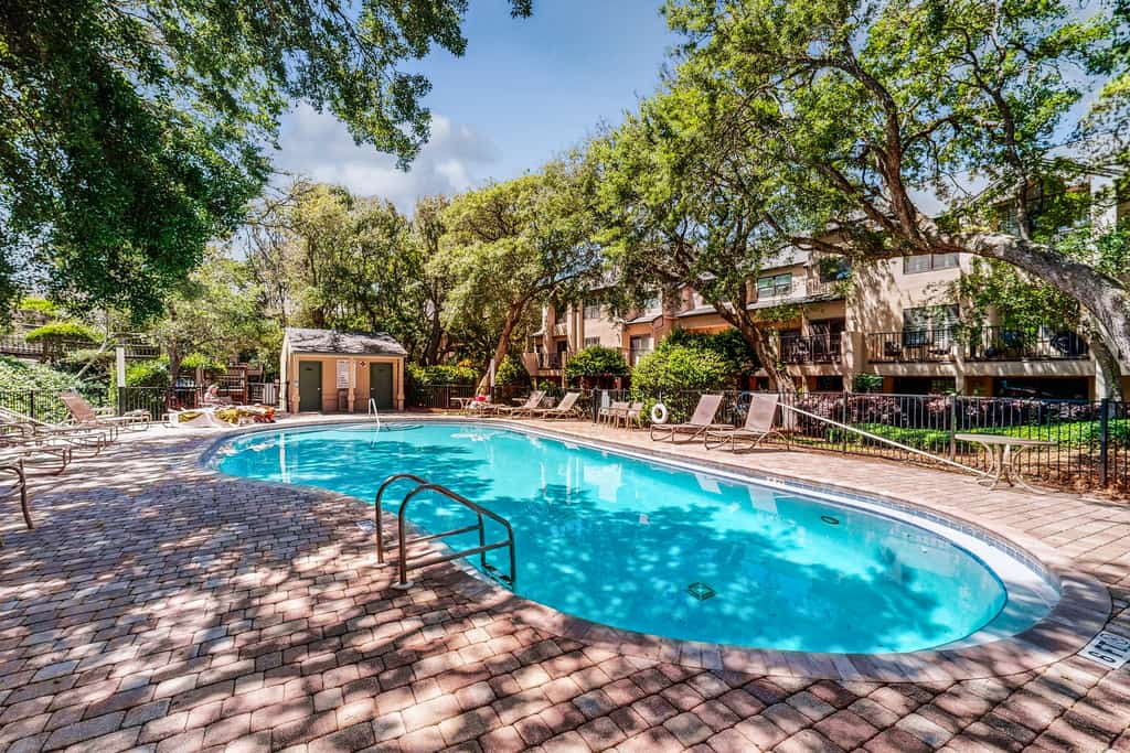 Lovely oceanfront townhouse in Summer Beach Village w/Shared Pool, Central AC
