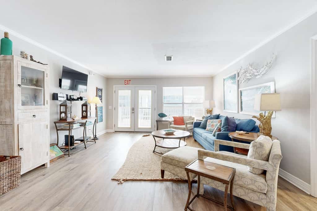 Ocean-View Hideaway | Steps to Beach | Snowbird Availability