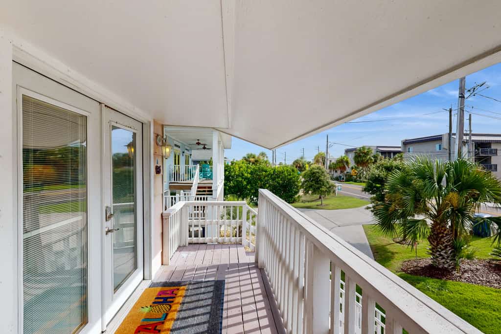 Island escape with ocean-view deck & steps to beach - snowbirds welcome