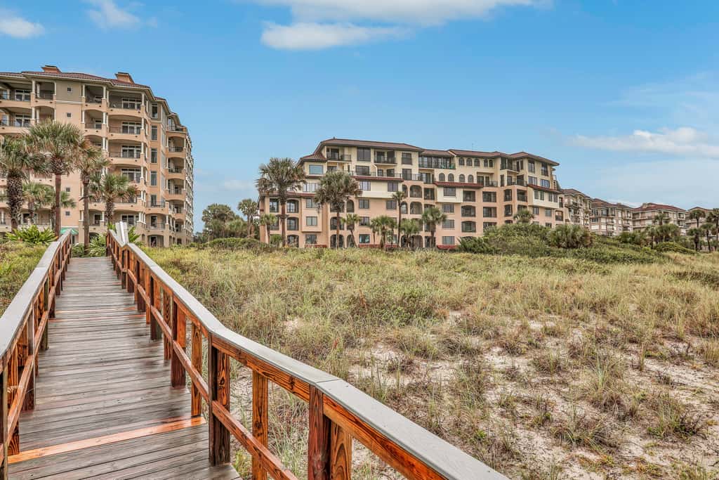 1676 Sea Dunes