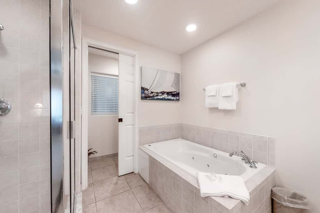 2534 Tennis Villas King Suite