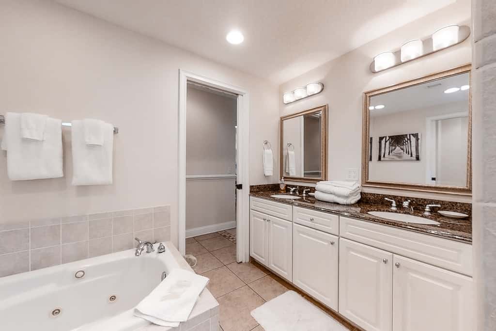 2533 Tennis Villas Efficiency
