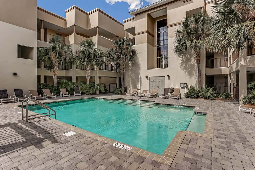 2533-34 Tennis Villas