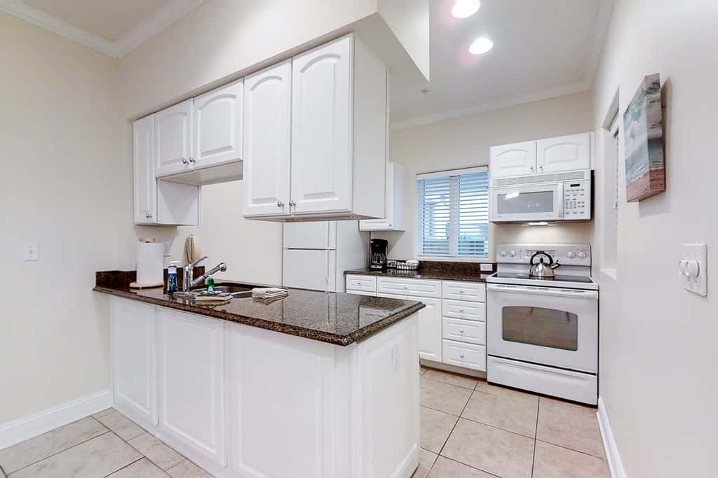 2533-34 Tennis Villas