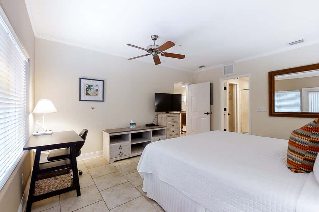 2533-34 Tennis Villas