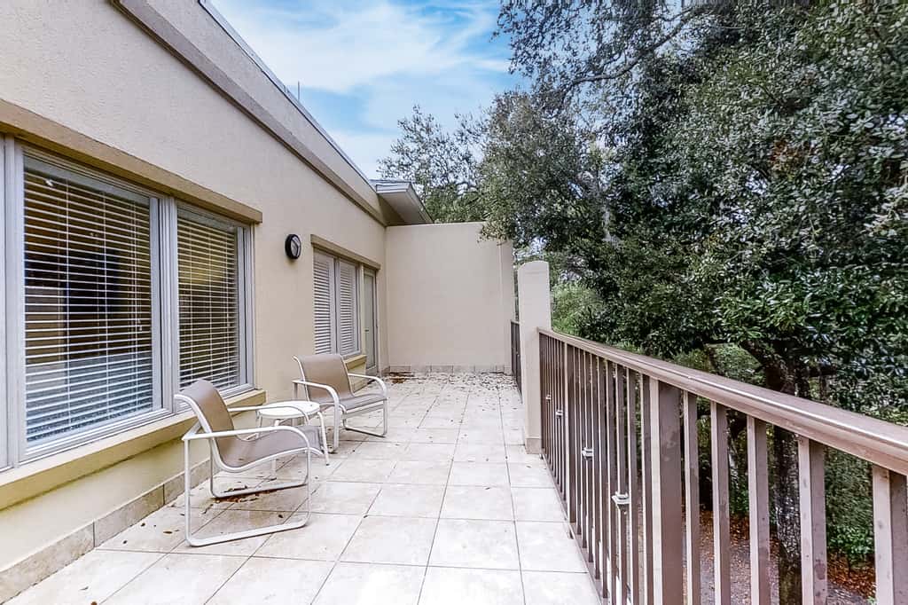 2533-34 Tennis Villas