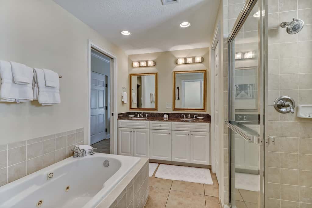 2533-34 Tennis Villas